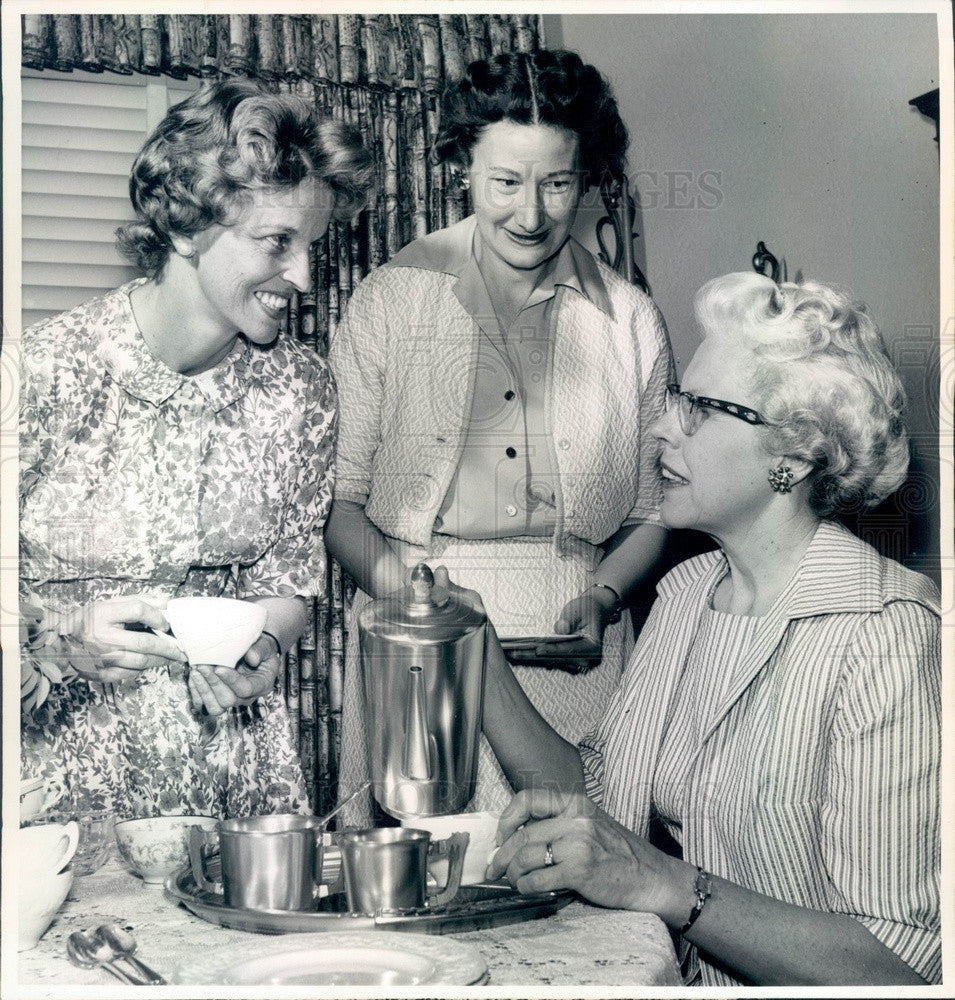 1964 Denver, Colorado Camp Fire Girls Chairman Mrs Palmer Burch Press Photo - Historic Images