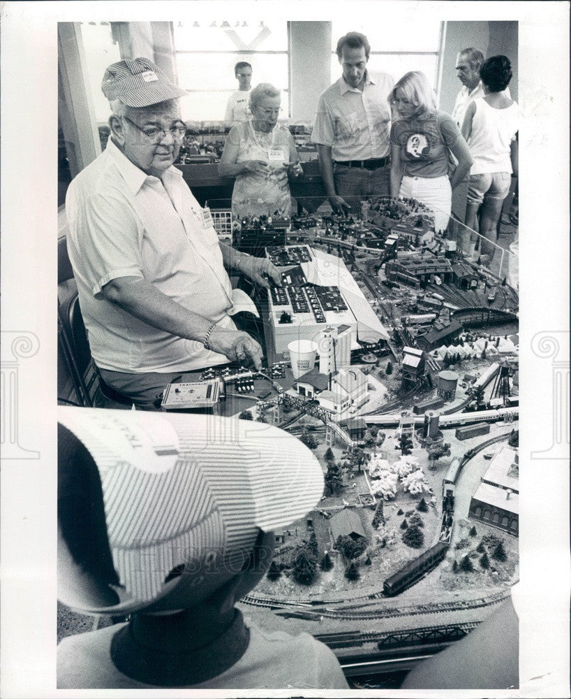 1982 St Petersburg, Florida, Model Railroad Show at H&R Trains Inc Press Photo - Historic Images