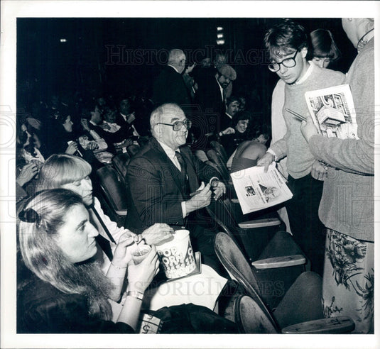 1981 Actor Ed Asner, Wife Nancy, Daughter Liza Press Photo - Historic Images
