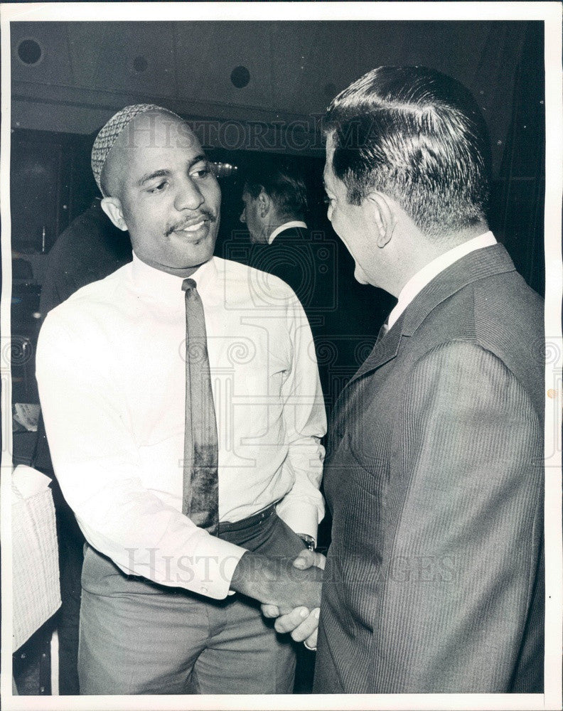 1966 Chicago IL Rev James Bevel, Charles Swibel of Housing Authority Press Photo - Historic Images