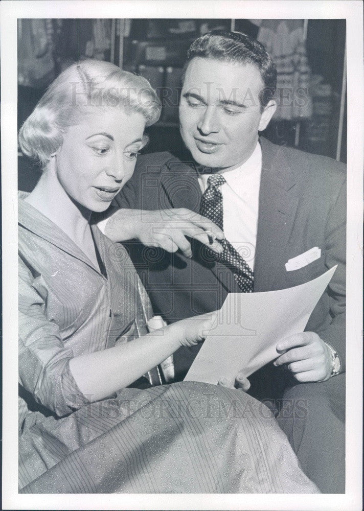 1958 Denver, Colorado Actors Barry Lorie & Gloria Levy Press Photo - Historic Images