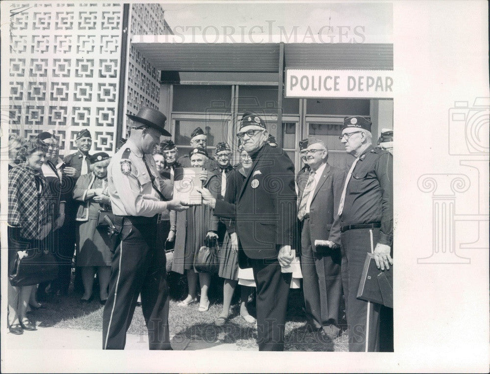 1969 Tarpon Springs, FL Police Chief LJ Buchanan & Veterans Groups Press Photo - Historic Images