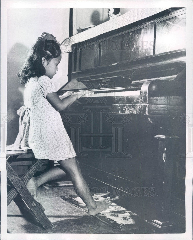 1953 Seoul, Korea Pianist Kim Im Ram at Book Ham Sam Orphanage Press Photo - Historic Images