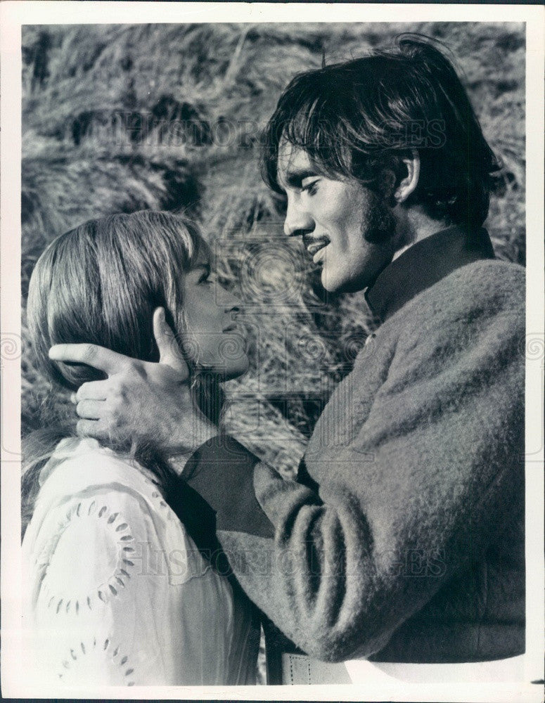1972 Julie Christie &amp; Terence Stamp in Far From the Madding Crowd Press Photo - Historic Images