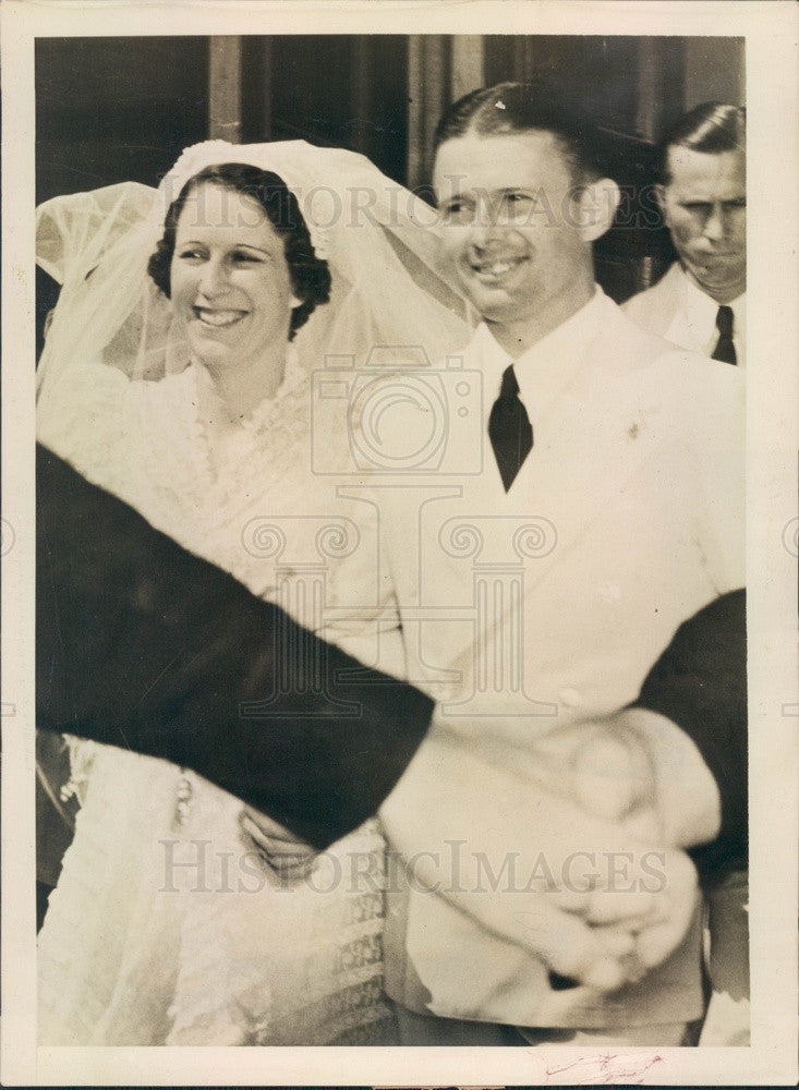 Undated San Antonio, Texas Wrong Way Flyer Douglas Corrigan &amp; Bride Press Photo - Historic Images