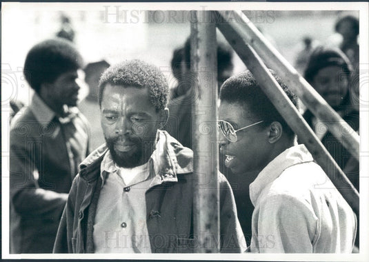 1978 Actors LeVar Burton & Zakes Mokae at Illinois Stateville Prison Press Photo - Historic Images