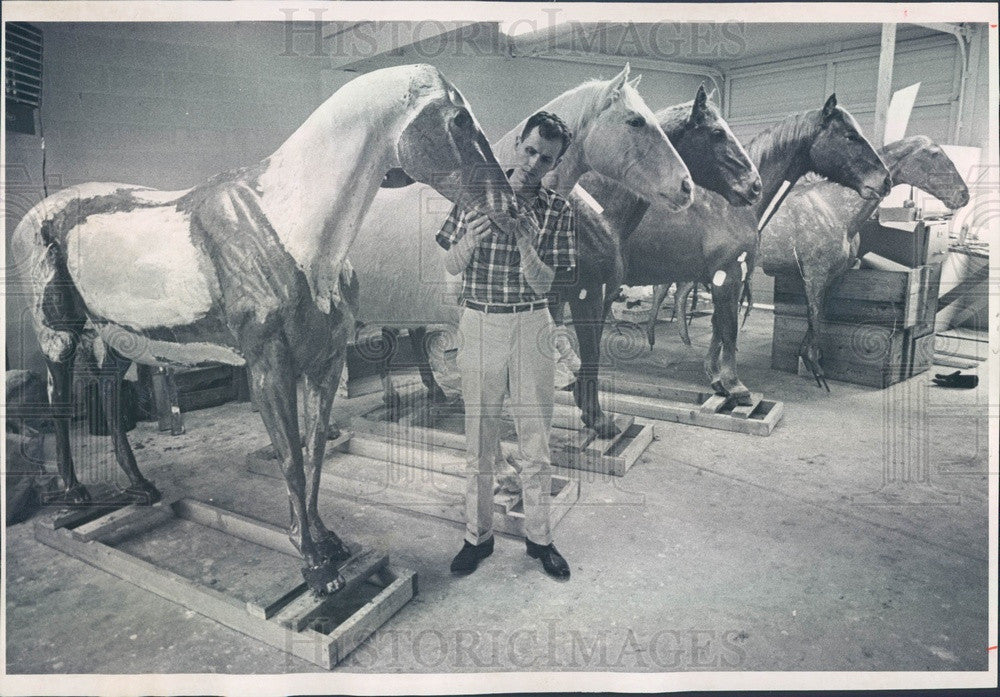 1965 Arvada, CO Sculptor Kenneth Bunn &amp; Lifelike Horse Sculptures Press Photo - Historic Images