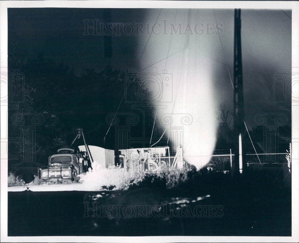 1965 Detroit, MI Plymouth Twp Consumers Power Gas Well Eruption Press Photo - Historic Images