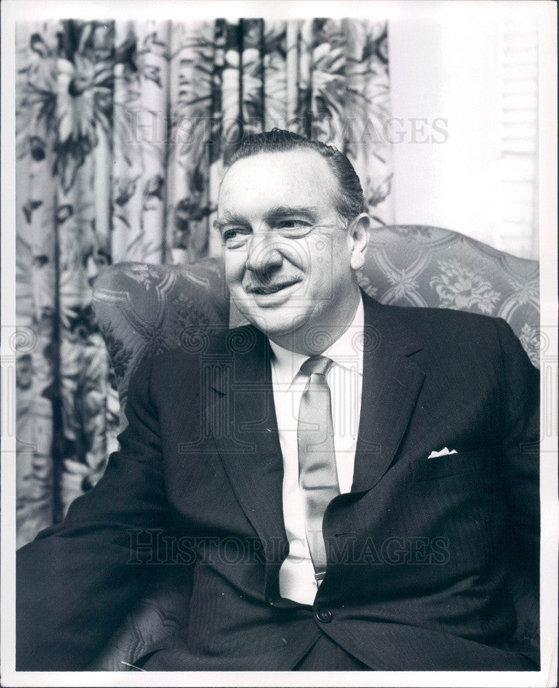 1961 Newscaster Walter Cronkite Press Photo - Historic Images