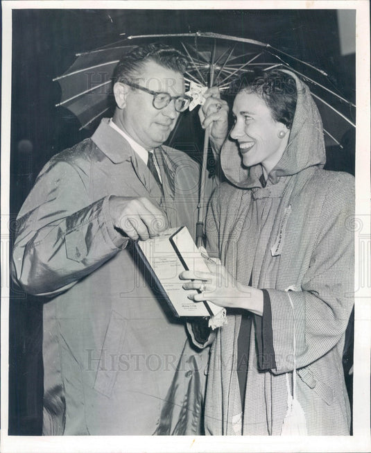 1954 Chicago, IL Tag Day Volunteer Mrs AJ Richter & Edward Roberts Press Photo - Historic Images
