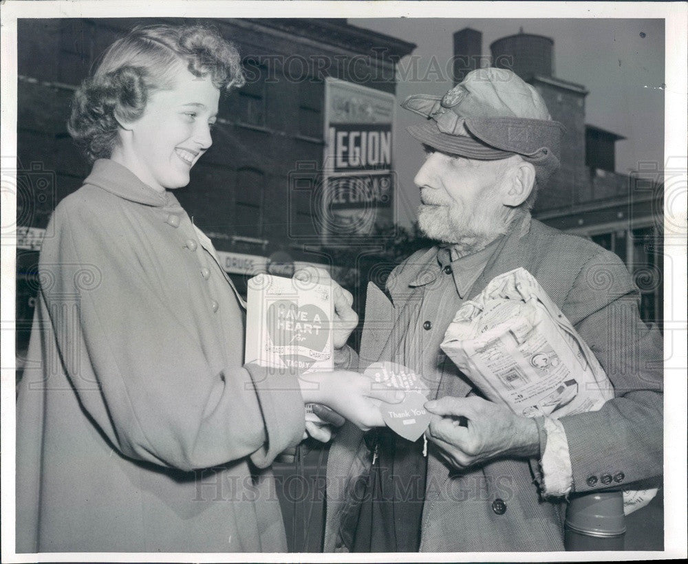 1952 Chicago, IL Have a Heart Tag Day Volunteer Mary Ann Fundarek Press Photo - Historic Images
