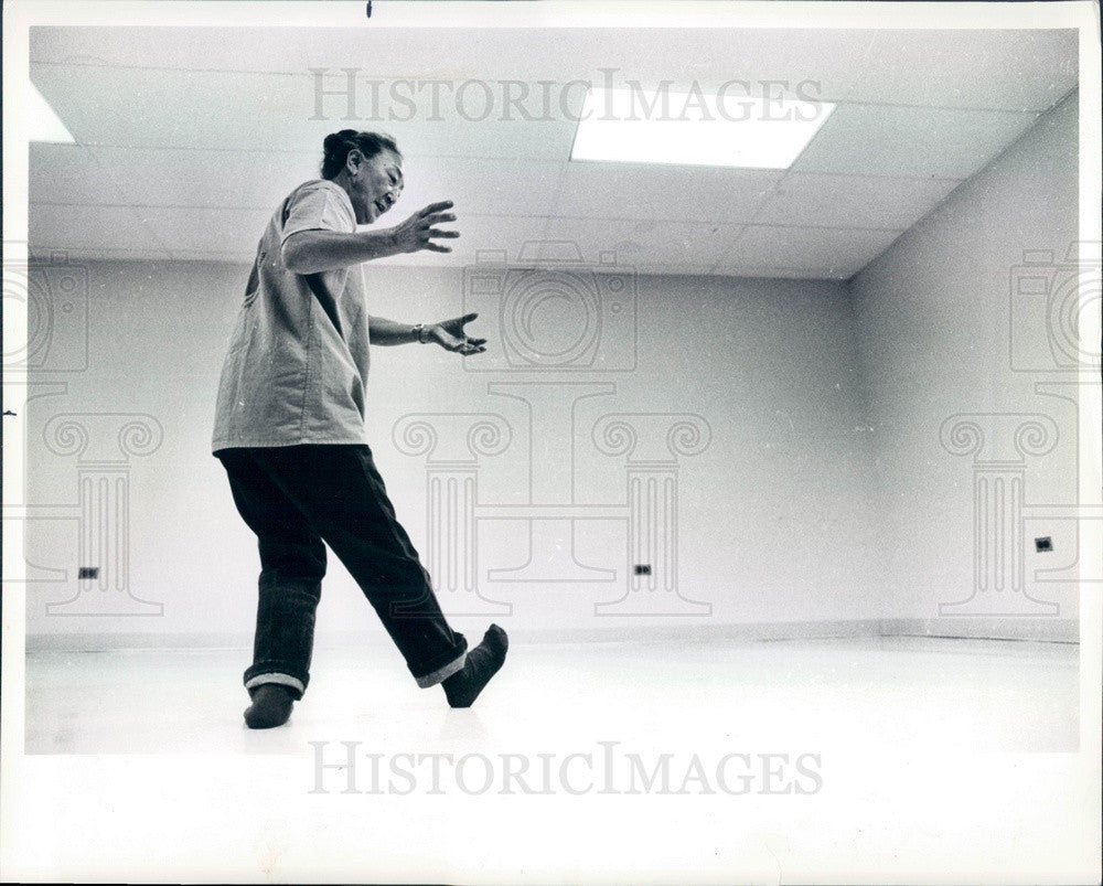 1983 Chicago, Illinois Tai Chi Instructor Shizu Lotton Press Photo - Historic Images