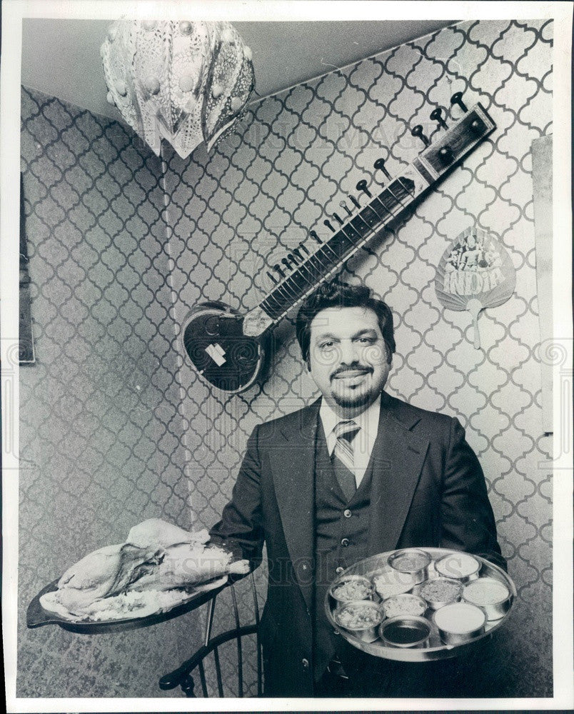 1978 Chicago, Illinois Taj Mahal Restaurant Owner Barry Irani Press Photo - Historic Images