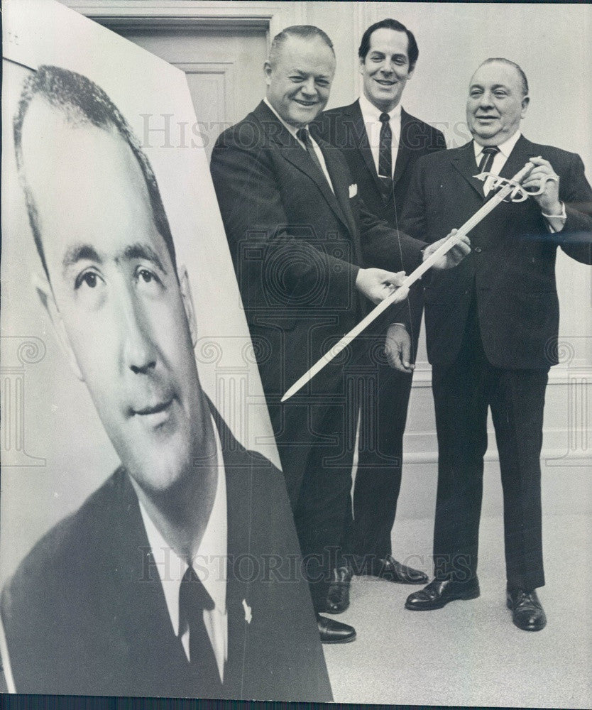 1965 Chicago, Illinois Mayor Daley, Opera Singer Morley Meredith Press Photo - Historic Images