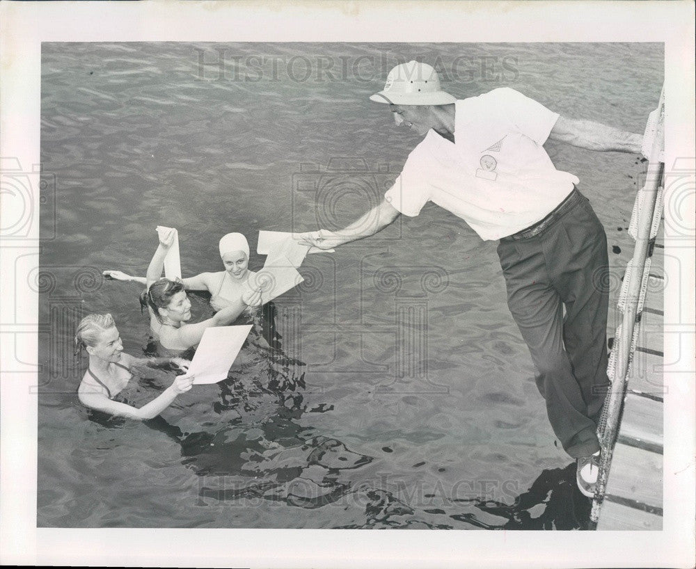 1956 St Petersburg, Florida Funtime, Water Skiers Carrie Beatty Press Photo - Historic Images