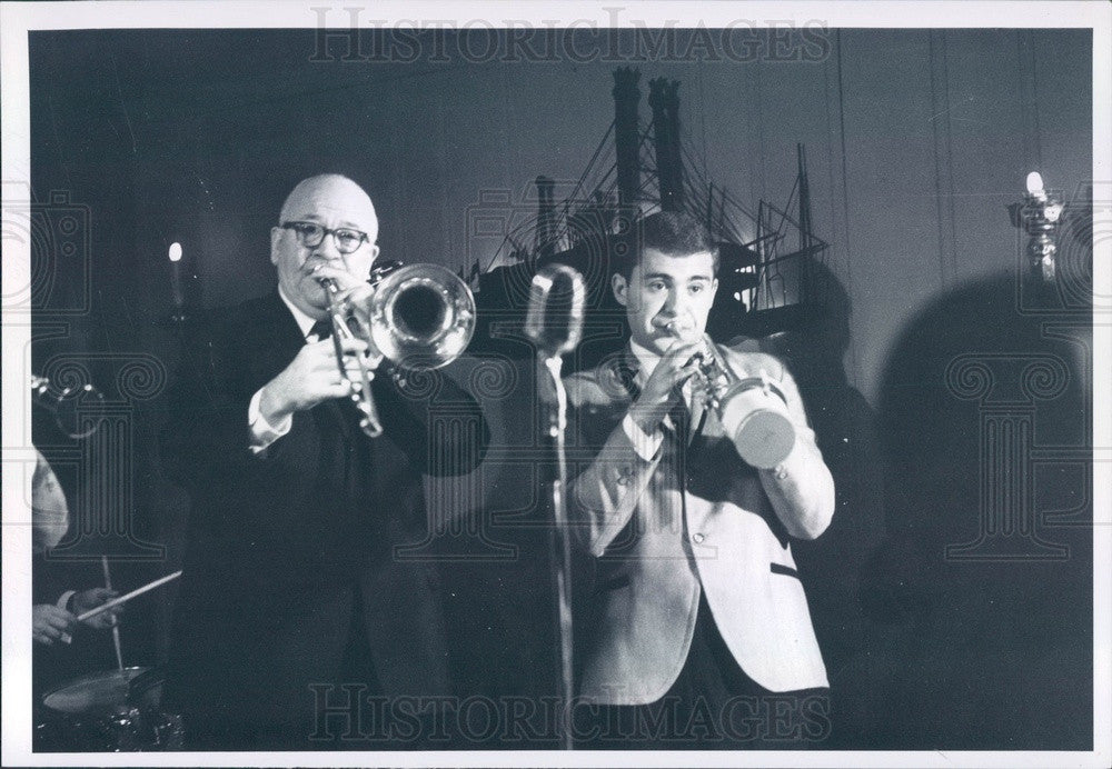 1965 Jazz Trombonist Pee Wee Hunt at Detroit MI Saint &amp; Sinners Club Press Photo - Historic Images