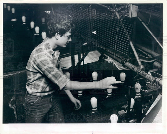 1984 Chicago, IL Southport Bowling Lanes Pinsetter Joseph Alexander Press Photo - Historic Images