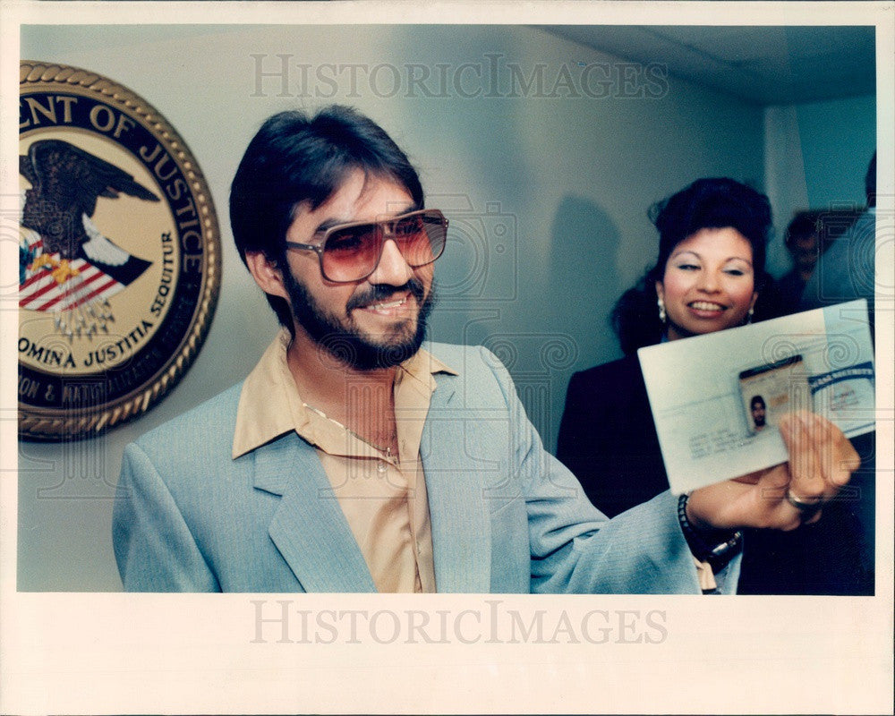 1987 Chicago, IL Javier Nava, First Illegal Alien To Receive Amnesty Press Photo - Historic Images