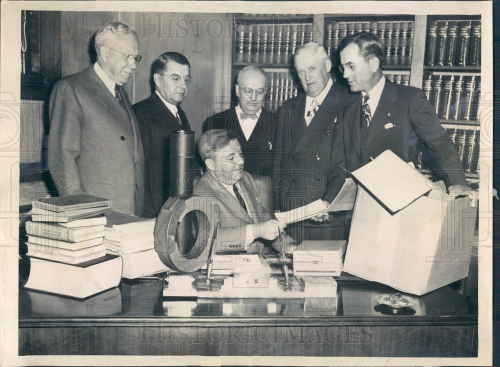 1944 Chicago, Illinois Judge Julius Miner, Clayton Smith Press Photo - Historic Images