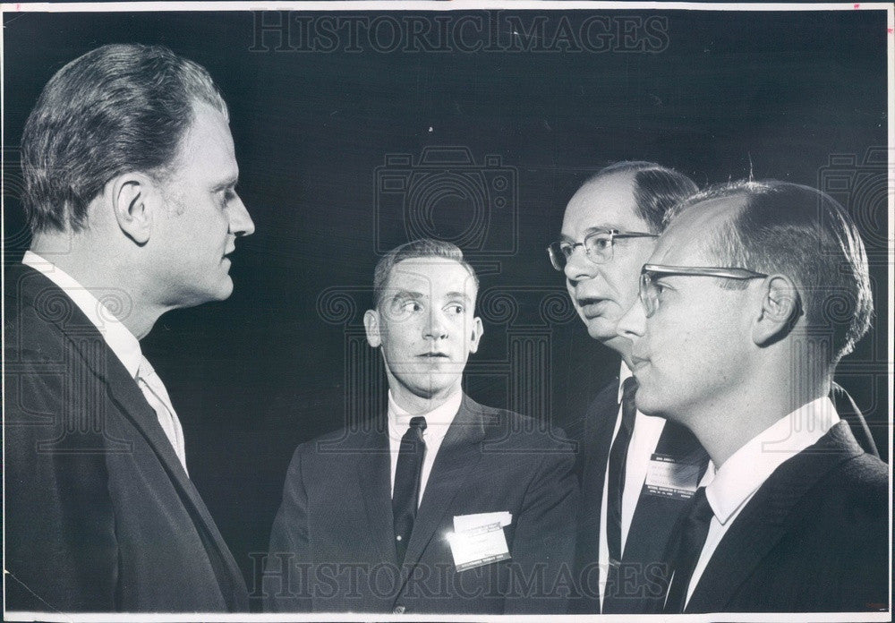 1962 Evangelist Rev. Dr. Billy Graham & Ministers David Chesebrough Press Photo - Historic Images