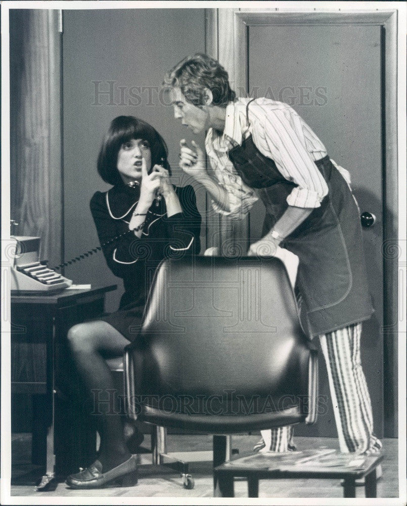 1975 TV Show Beverly Hillbillies Actress Nancy Kulp &amp; Sandi Sanders Press Photo - Historic Images