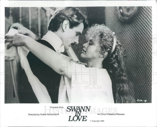 1986 Actors Jeremy Irons & Ornella Muti in Swann In Love Press Photo - Historic Images