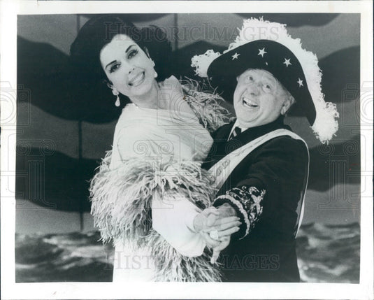 1984 Hollywood Actors Ann Miller & Mickey Rooney in Sugar Babies Press Photo - Historic Images