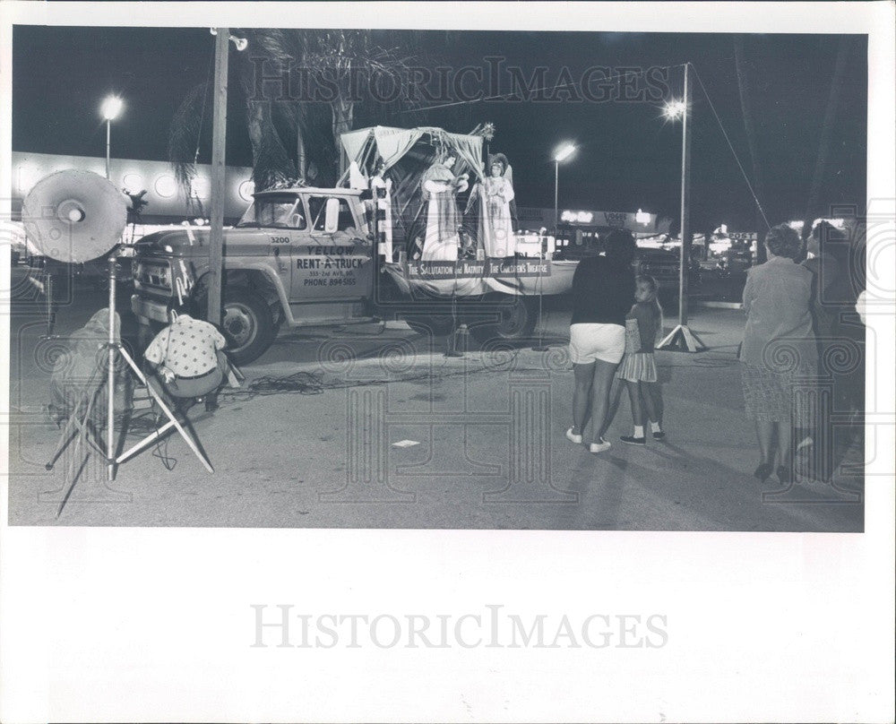 Undated St Petersburg FL Caravan of Christmas Plays Mobile Xmas Play Press Photo - Historic Images