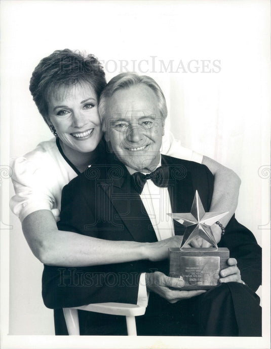 1988 Hollywood Actors Jack Lemmon & Julie Andrews Press Photo - Historic Images