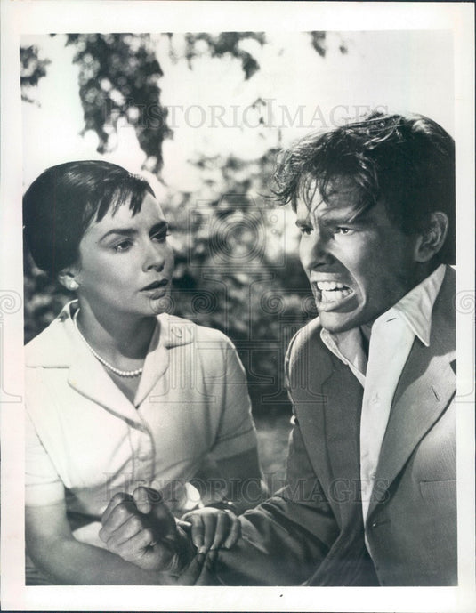 1971 Actors Diane Baker & Horst Buchholz in Nine Hours To Rama Press Photo - Historic Images