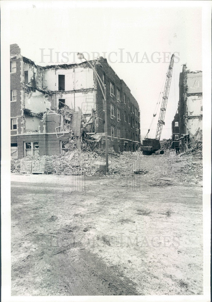 1978 Chicago, IL Rogers Park, Juneway Terrace Apt Bldg Demolition Press Photo - Historic Images