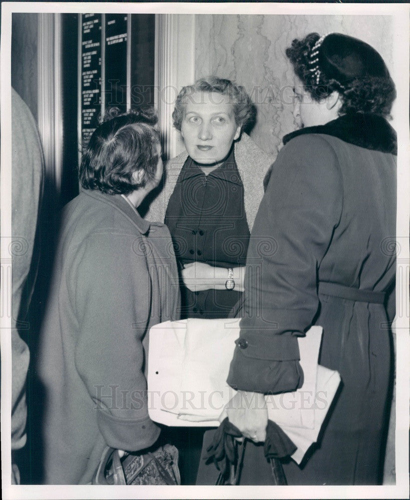 1954 Detroit, Michigan Alleged Communist Helen Winter Press Photo - Historic Images