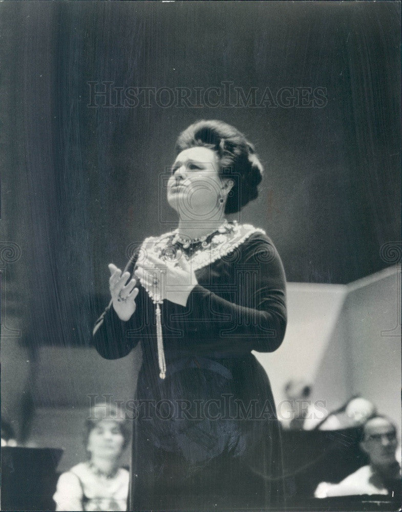 1975 Singer Ludmila Zykina with Moscow Balalaika Ensemble Press Photo - Historic Images