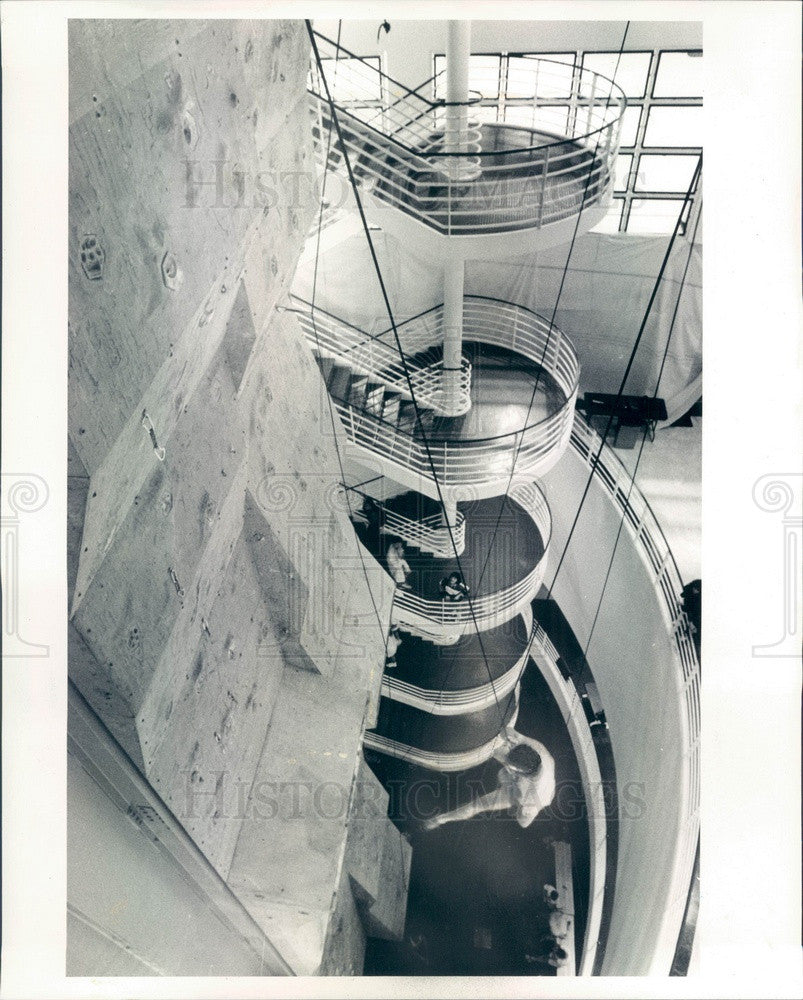 1990 Chicago, IL World&#39;s Tallest Indoor Rock Climb Mount Chicago Press Photo - Historic Images