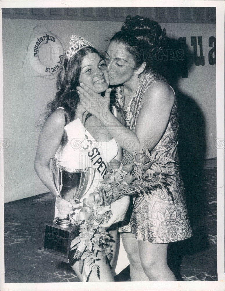 1971 Miss St Petersburg Beach, Florida Donna Postorino &amp; Mother Press Photo - Historic Images