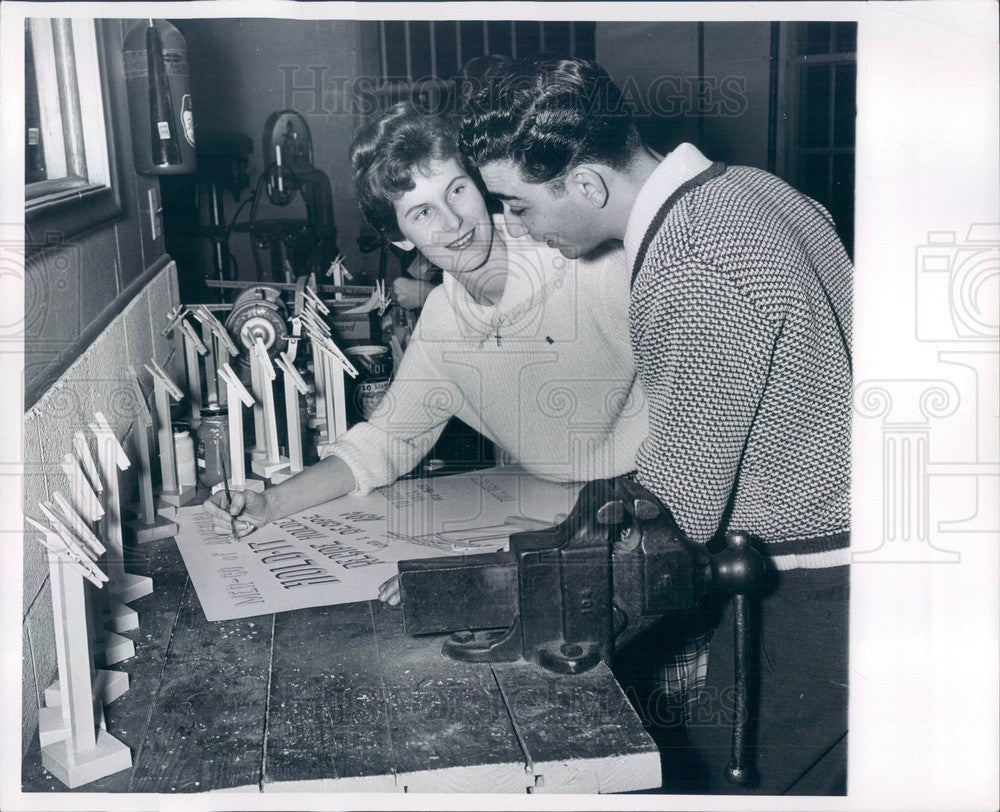 1960 Detroit, Michigan Junior Achievement Center, Mer-Co Members Press Photo - Historic Images