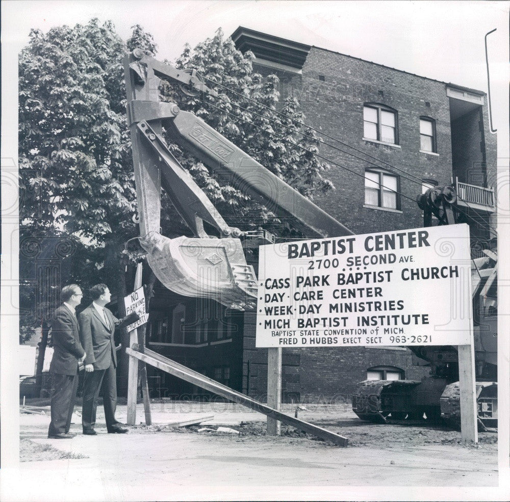 1966 Detroit, MI Baptist Center, Rev George Madison & Rev Fred Hubbs Press Photo - Historic Images