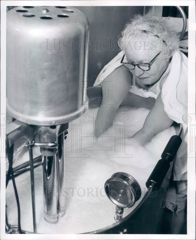 1956 Whirlpool Bath For Treating Arthritis Press Photo - Historic Images