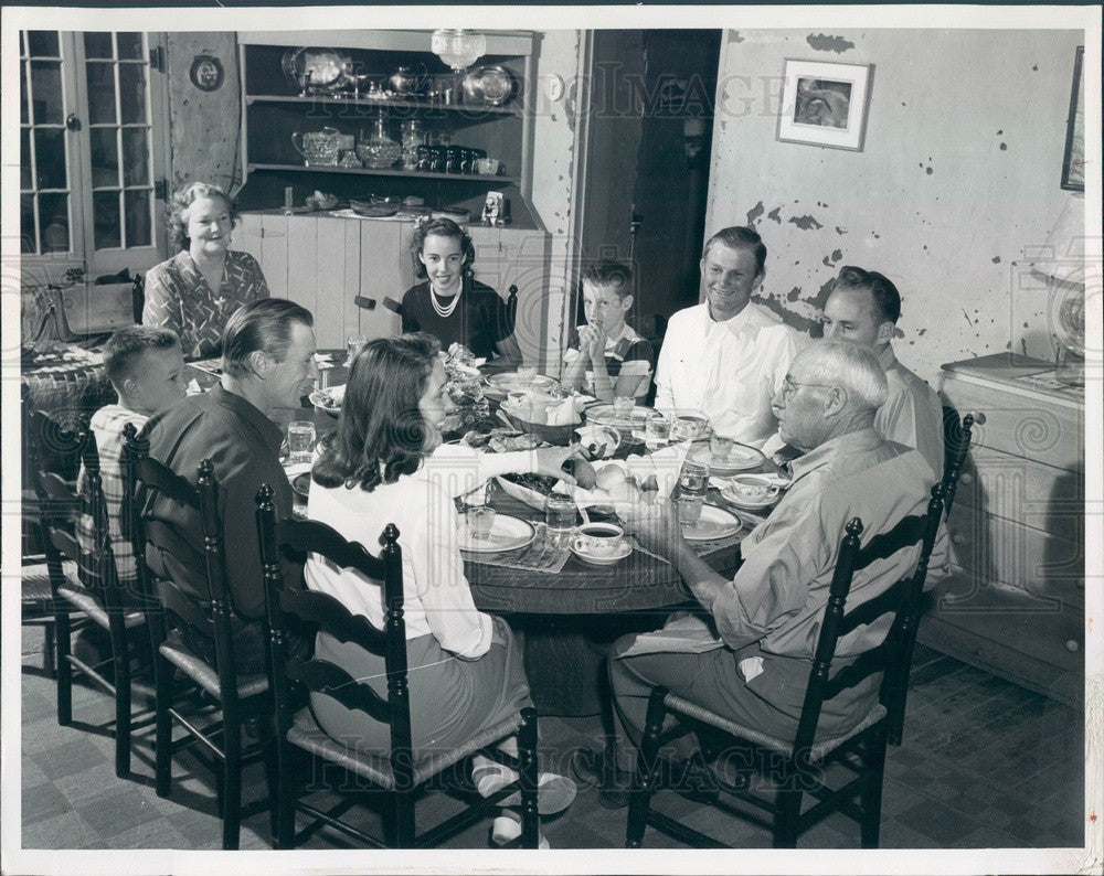 1948 Adventurer William Wilson & Guests Press Photo - Historic Images