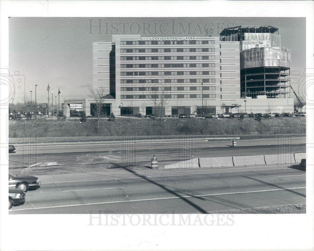 1989 Southfield, Michigan Embassy Suites Hotel Press Photo - Historic Images