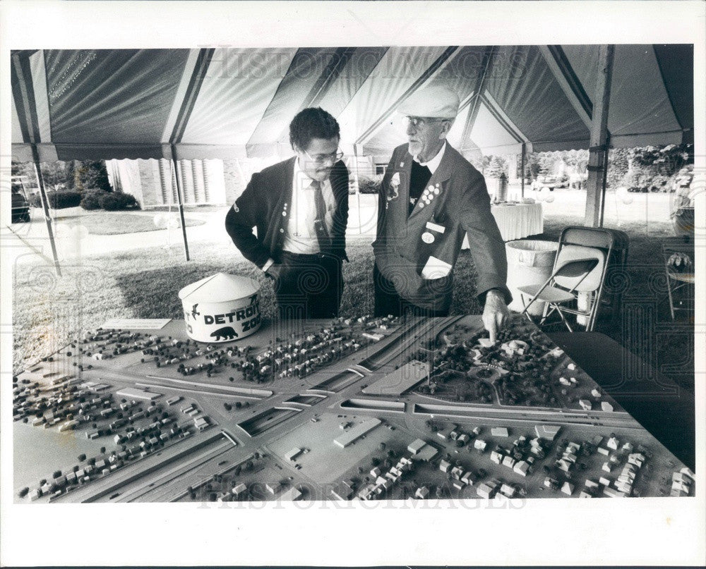 1985 Detroit, Michigan Zoo, Model of New Entrance Press Photo - Historic Images