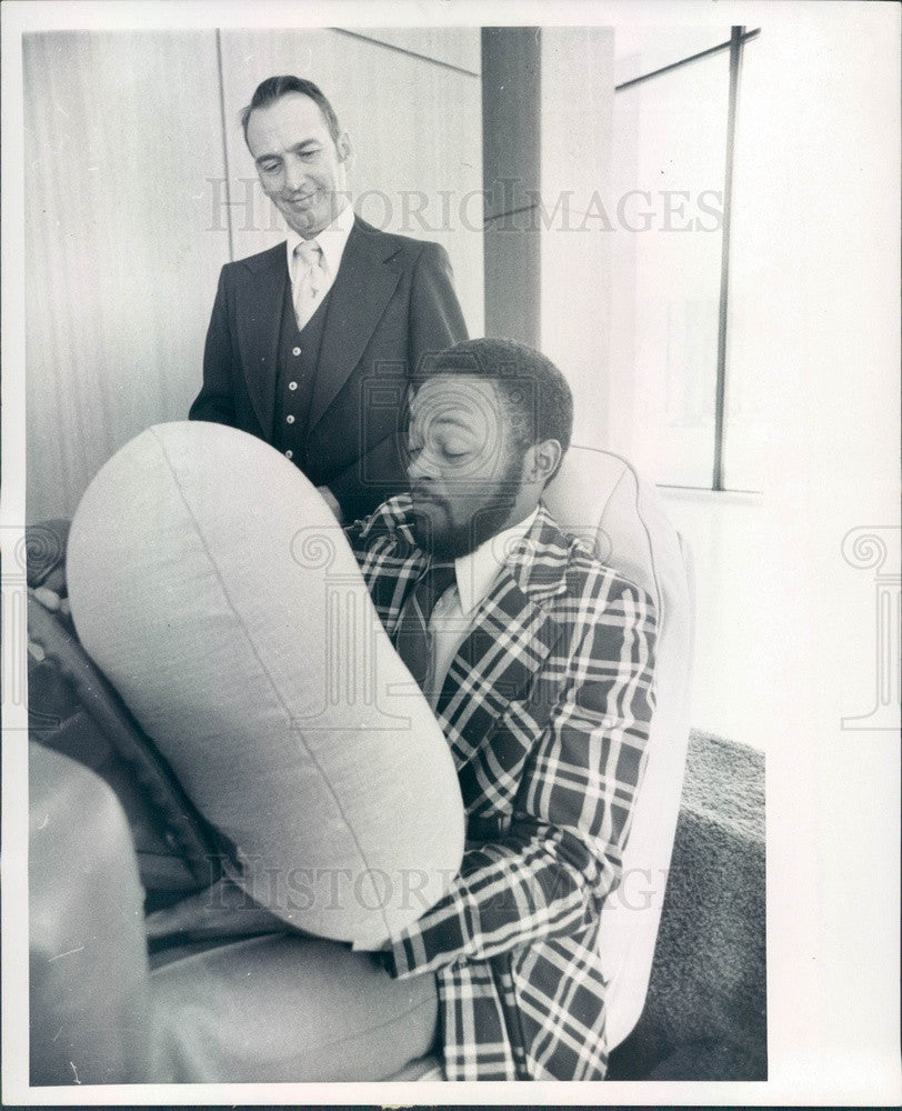 1977 Detroit, Michigan Auto Air Bag Demonstration with James Kenyon Press Photo - Historic Images