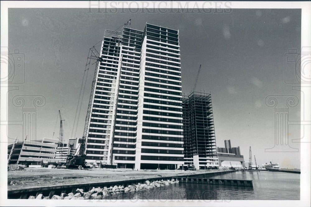 1983 Detroit, Michigan Riverfront Apartment Building Press Photo - Historic Images