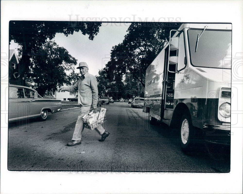 1983 Detroit, Michigan Ira Wilson and Sons Dairy Milkman Ken Adams Press Photo - Historic Images