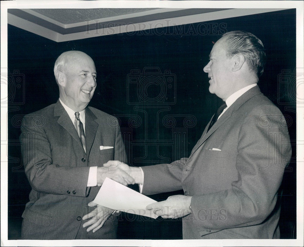 1965 Palatine, Illinois Pure Oil Co President Robert Milligan Press Photo - Historic Images