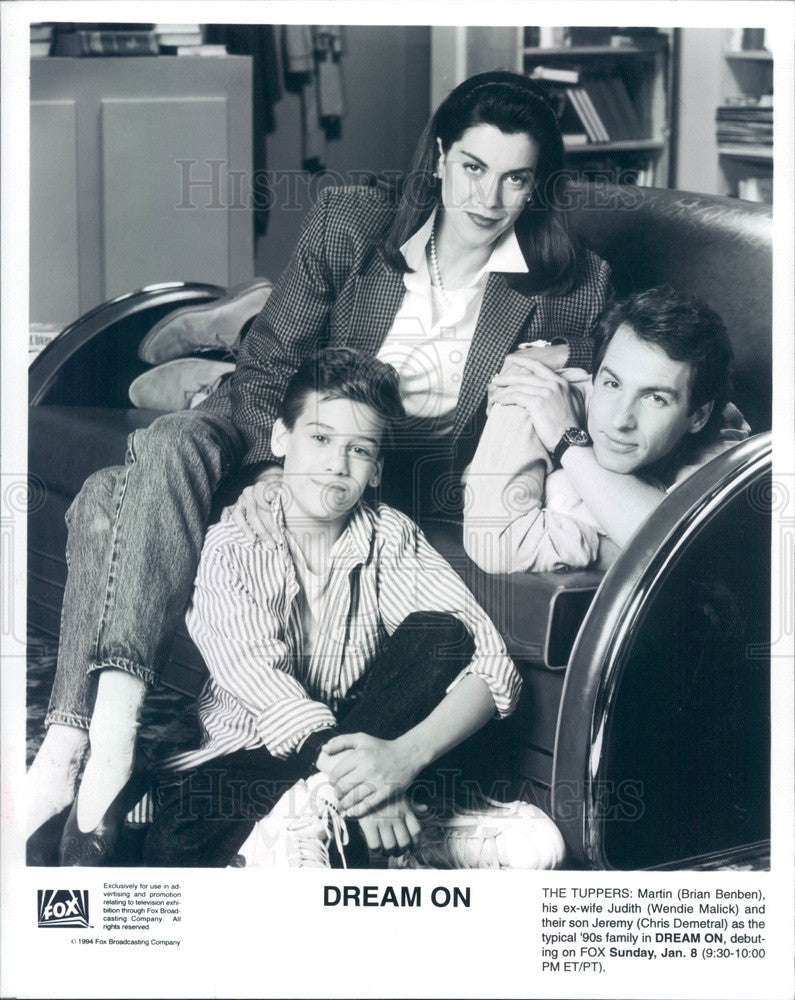1995 Actors Brian Benben/Wendie Malick/Chris Demetral in Dream On Press Photo - Historic Images