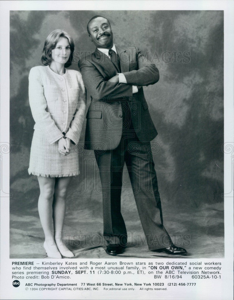 1994 Actors Kimberley Kates &amp; Roger Aaron Brown TV Show On Our Own Press Photo - Historic Images