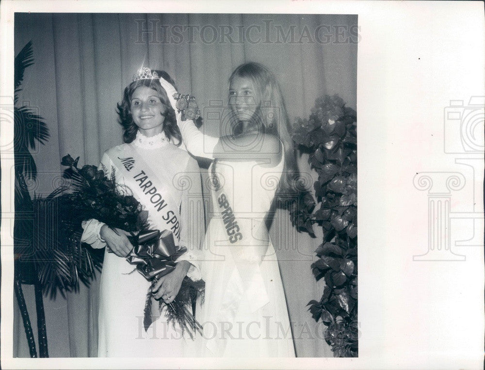 1971 Miss Tarpon Springs, Florida Patricia Skulas & Donna Arnett Press Photo - Historic Images