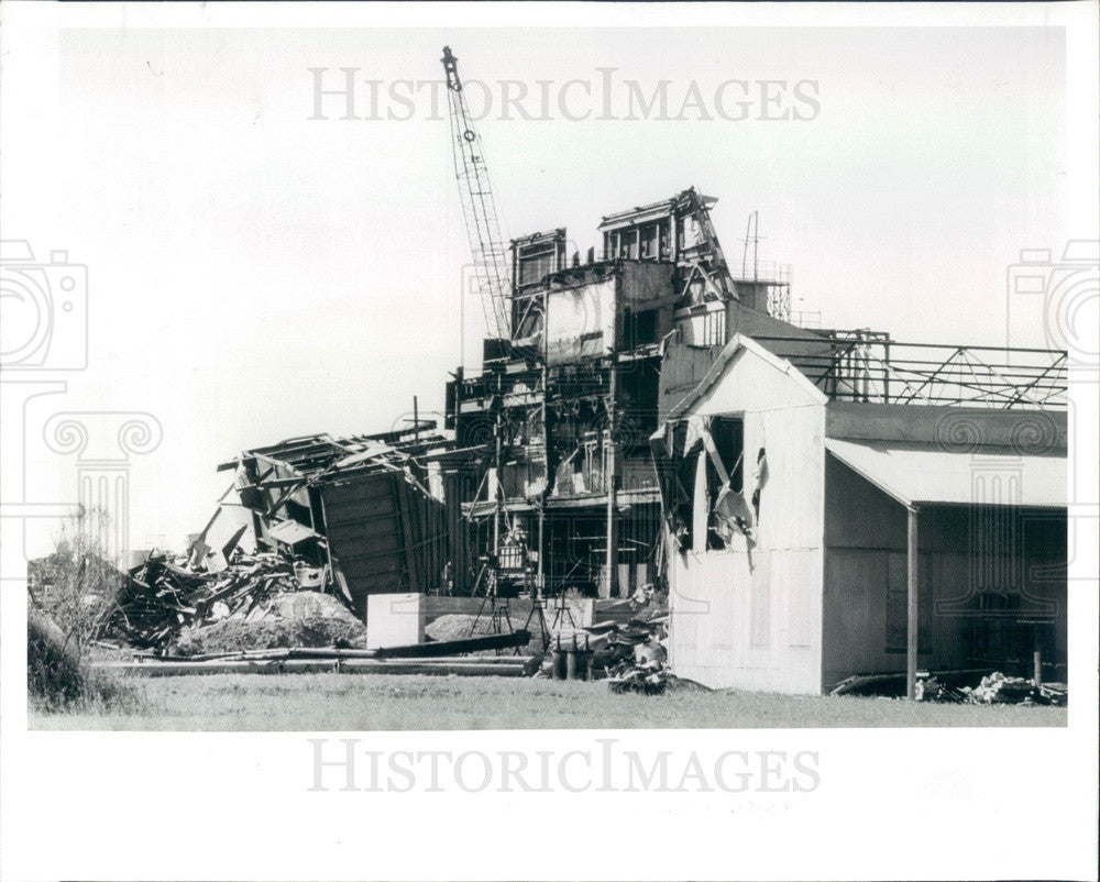 1992 Tarpon Springs, Florida Stauffer Chemical Plant Demolition Press Photo - Historic Images