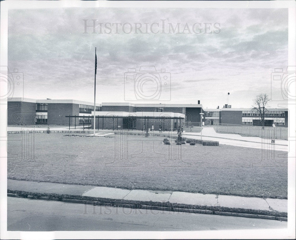 1968 Detroit, Michigan Martin Luther King Jr High School Press Photo - Historic Images